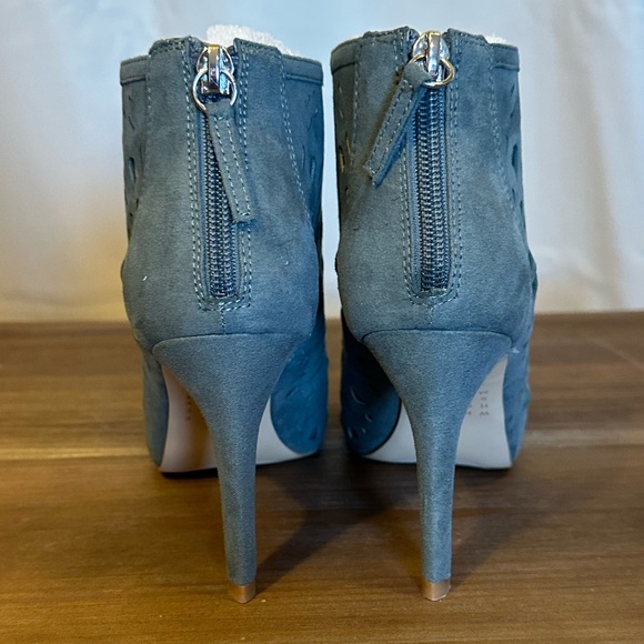 NIB, WHBM Stacey Laser cut Shootie, size 6.5 - Picture 4 of 6